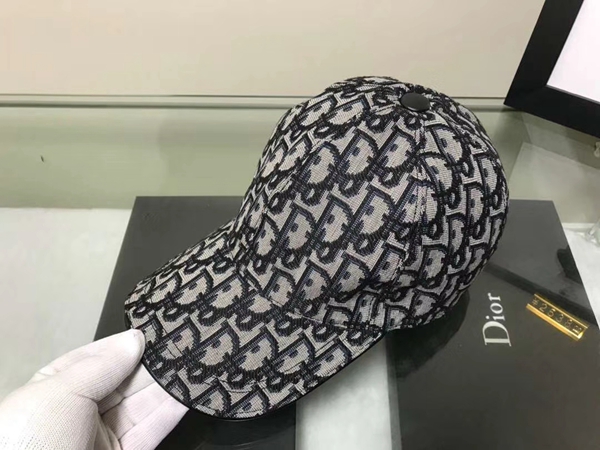 ブランド帽子正面デザイン